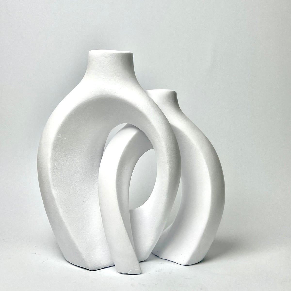 Modern Interlocking Ceramic Vase Set of 2 – Minimalist Matte Hollow Couple Vases