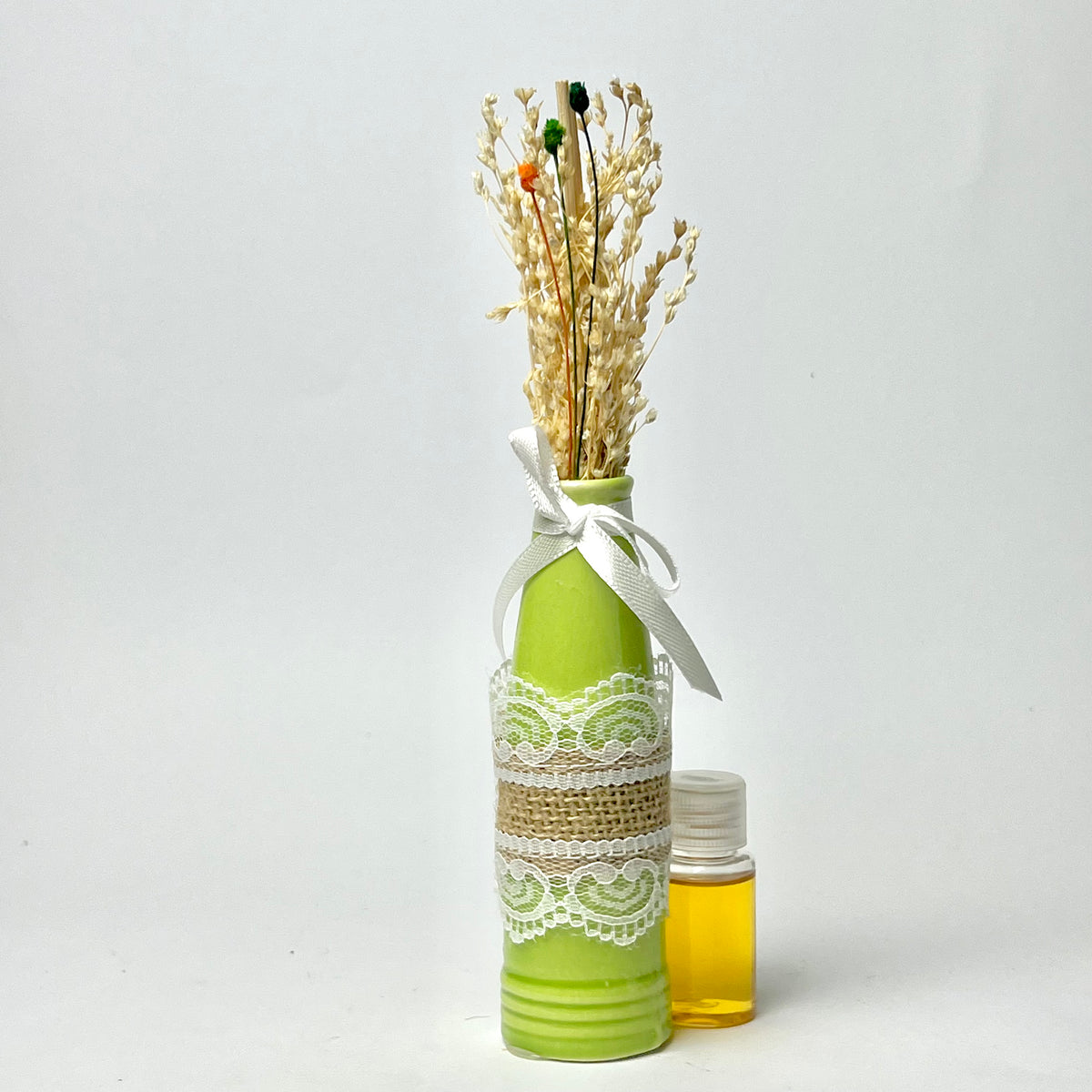 Ceramic Reed Diffuser with Dried Flowers & Essential Oil